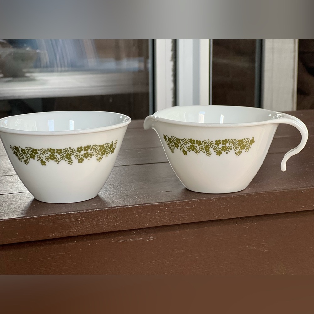 Vintage Corelle  Spring Blossom Hook handle Creamer & Sugar Bowl set with lid